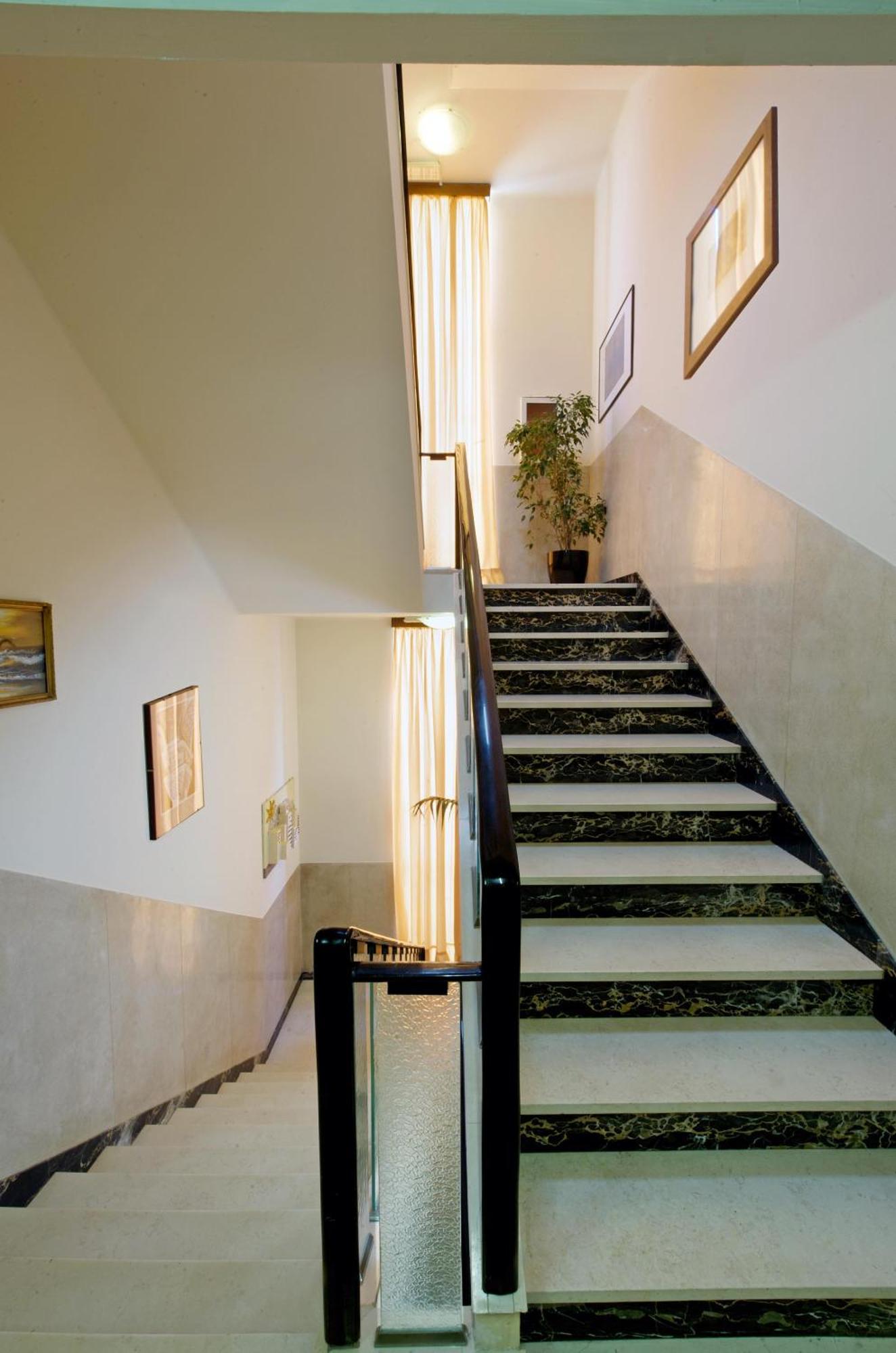 Hotel Roma 3*