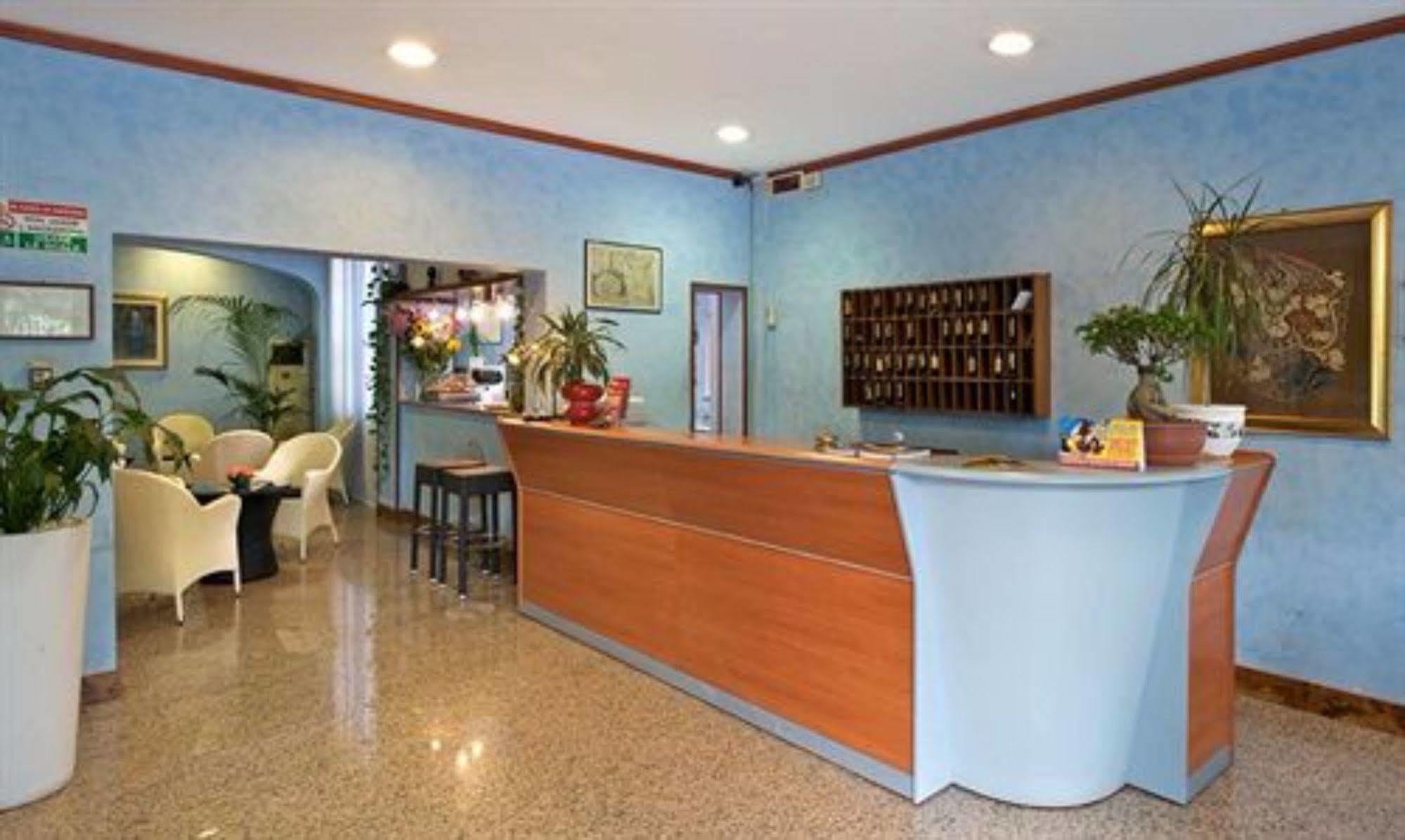 Roma Hotel 3*